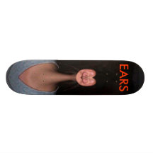 2 ORELHAS junto Skateboard