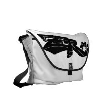 A bolsa mensageiro (preta) do marfim do Cero