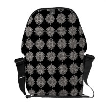 A bolsa mensageiro preto e branco do rickshaw