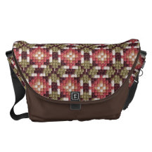 A bolsa mensageiro retro do bordado grande