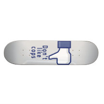 A mão de Facebook não gosta do skate engraçado das