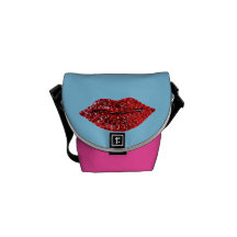 A mini bolsa mensageiro Sparkling dos lábios verme