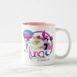 A pele do vestido imprime a caneca de café