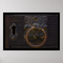 Aldrava de porta antiga velha - impressão do poste