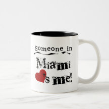 Alguém em Miami Caneca
