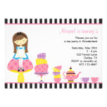 Alice em convites do tea party do país das maravil