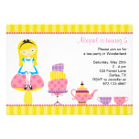 Alice em convites do tea party do país das maravil