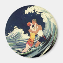 Amor no surf, beijo romântico do vintage pela prai imãs