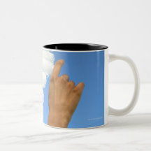 Asa do anjo com braço caneca