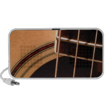 Auto-falante do close up da guitarra acústica caixinhas de som de viagem