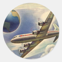 Avião do vintage que voa em todo o mundo nas nuven adesivos redondos