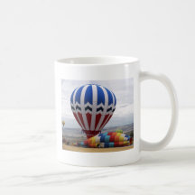 Balões de ar na caneca de café