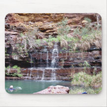 Bathers na piscina circular mouse pad