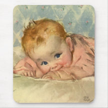 Bebé bonito das crianças do vintage no rosa na cob mouse pads