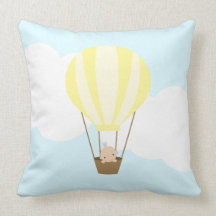 Bebê no balão de ar quente {amarelo} travesseiro de decoração