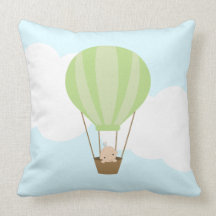 Bebê no balão de ar quente {verde} travesseiro de decoração