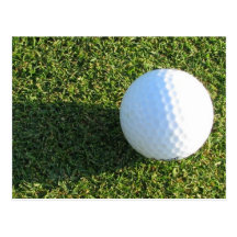 Bola de golfe no cartão do verde do golfe cartao postal