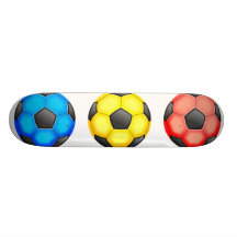 Bolas de futebol coloridas skate boards