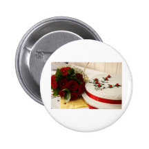 Bolo de casamento vermelho e branco pins