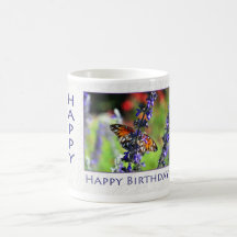 Borboleta do feliz aniversario floral caneca