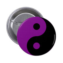 Botão roxo do símbolo de Yin Yang Pins