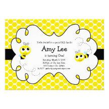 Bumble o convite do amarelo do aniversário de Babe