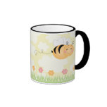 Caneca bonito da abelha dos desenhos animados e de