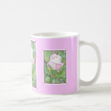 Caneca de café cor-de-rosa dos rosas