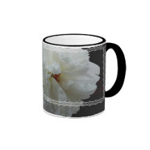 Caneca de café da campainha da peônia