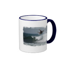 Caneca de café do relatório do surf