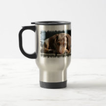 Caneca de viagem bonito do filhote de cachorro de 