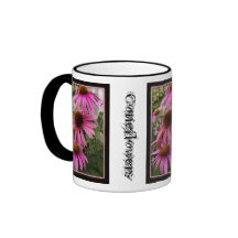 Caneca do café da campainha de Coneflowers