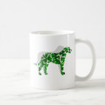 Caneca irlandesa do trevo do cão do lobo