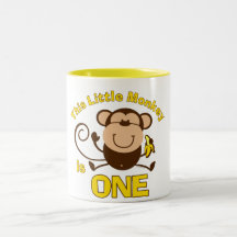 Caneca pequena do menino do primeiro aniversario d