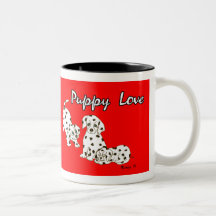 Caneca vermelha do amor de filhote de cachorro