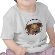Cão que cola para fora a língua t-shirts