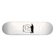 Cara graduada dos desenhos animados skate