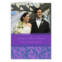 Cartão roxo do anúncio da foto do recem casados da