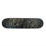 Cascalho do trilho do trem skateboard