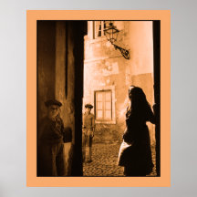 Cena da rua da foto do vintage em Alfama Posters