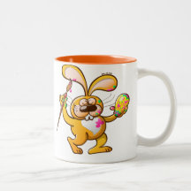 Coelhinho da Páscoa que pinta um ovo Caneca