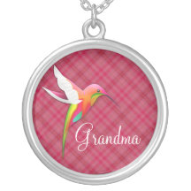 Colar bonito do rosa do colibri para a avó
