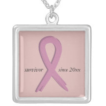 Colar cor-de-rosa do sobrevivente do cancro da mam