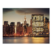 Construção de Chrysler e skyline de NYC Cartao Postal