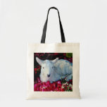 Cordeiro branco na primavera, flores de Inglaterra Bolsas