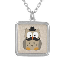 Coruja com bigode e chapéu colar personalizado