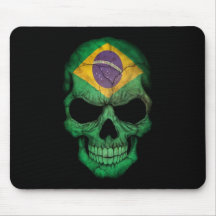 Crânio brasileiro da bandeira no preto mousepad
