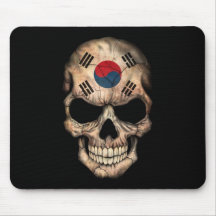 Crânio coreano sul da bandeira no preto mouse pads