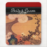 Crisântemos japoneses do casamento por um córrego mousepads