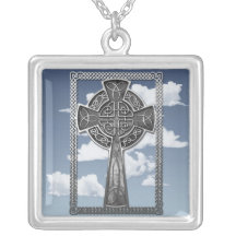 Cruz gasta do metal colares